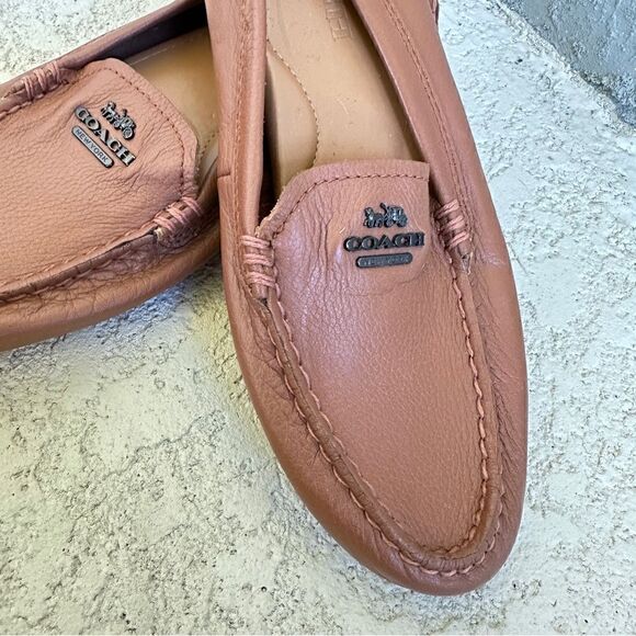 Coach Mary lock up flats loafers caramel brown pebbled leather Sz 6.5 - Picture 2 of 9